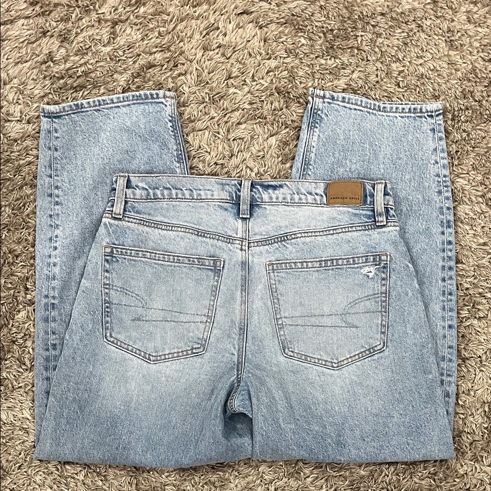 American Eagle Outfitters Light Wash Barrel Jeans - Picture 7 of 7